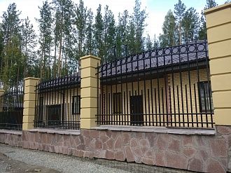 Образец построенного забора в Екатеринбурге